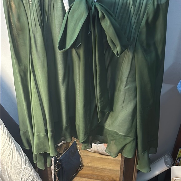 10 Crosby Derek Lam Green Blouse - Picture 4 of 5